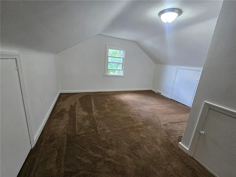 325 Outlook St — Photo 26