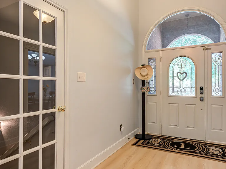 105 N Vale Ave — Photo 44