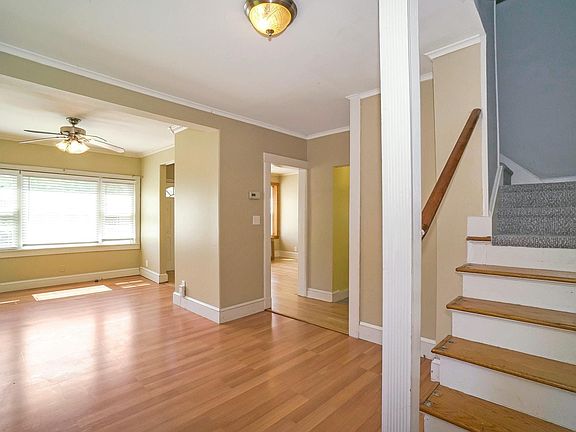 4th image of 25 Carlson Ave