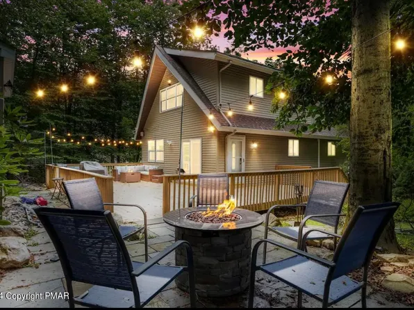 2160 Pine Valley Dr, Tobyhanna, PA 18466