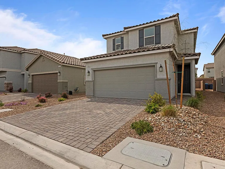 10183 Glowing Amber St — Photo 35