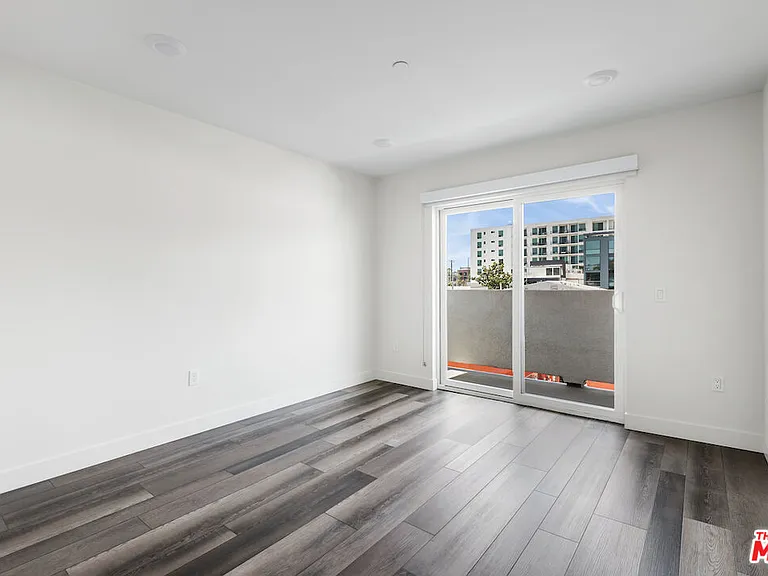 3667 Mentone Ave #8 — Photo 19