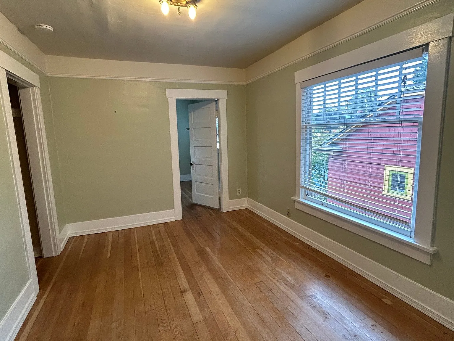 2123 N 40th St upr unit — Photo 3