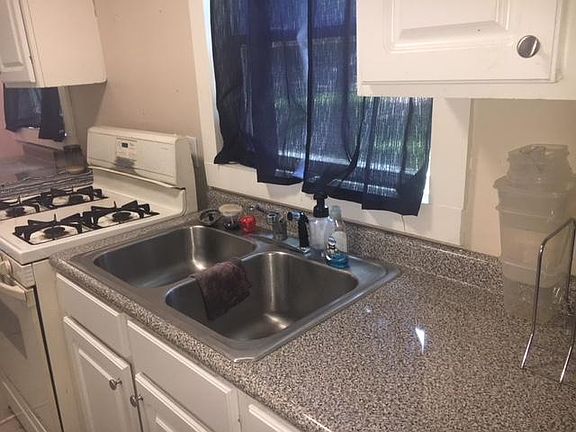 4th image of 3522 Faxon Ave