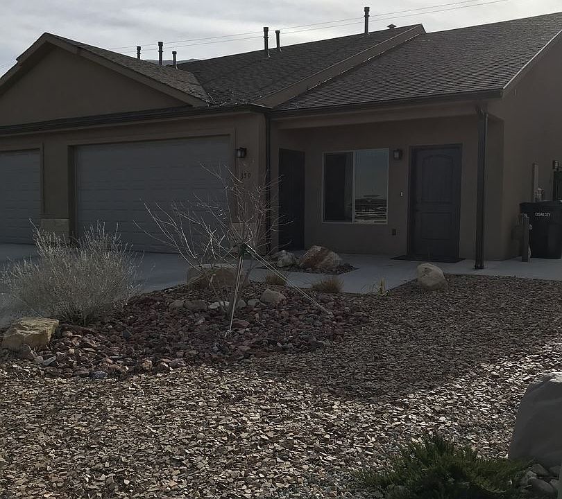 1st image of 359 W Bristlecone Dr