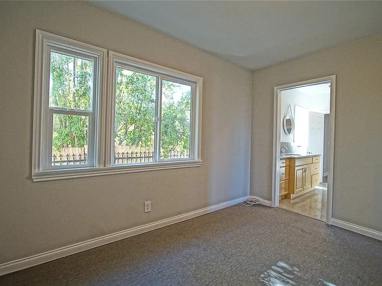 3915 Fredonia Dr — Photo 22