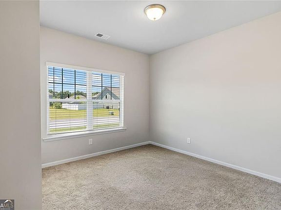 5th image of 17 Sleepy Oaks Trl NE
