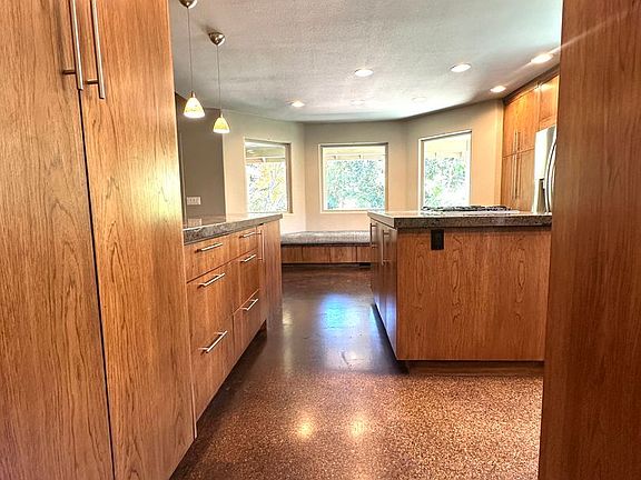 5th image of 3450 Sarolou Dr