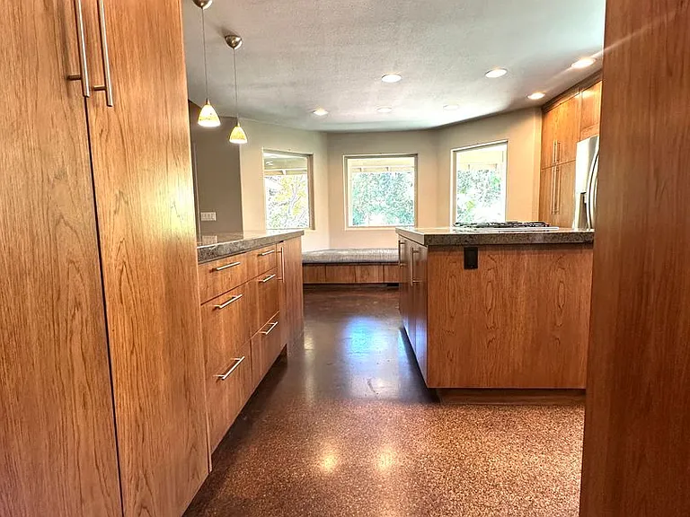 3450 Sarolou Dr — Photo 5