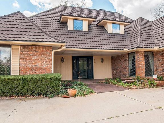 3rd image of 6216 Winchester Dr