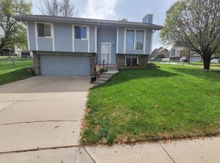 15135 Green Ave, Omaha, NE 68138