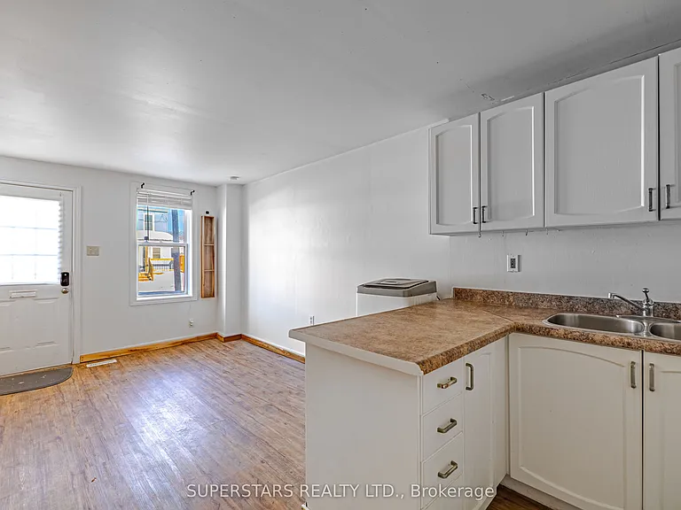 165 1/2 Olive Ave — Photo 7