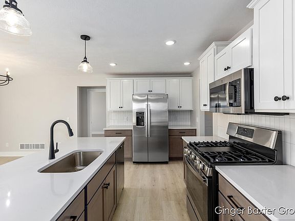5th image of 8100 Placid Waters Dr #131