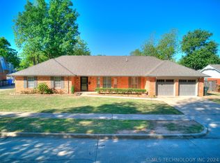 1318 Greenbriar Dr, Norman, OK 73072