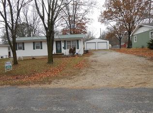 605 Spring Valley Dr, Windsor, MO 65360