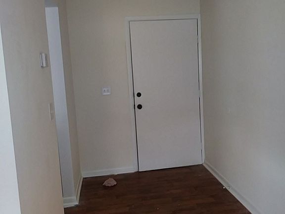 2nd image of 630 SE 13th Pl APT 7