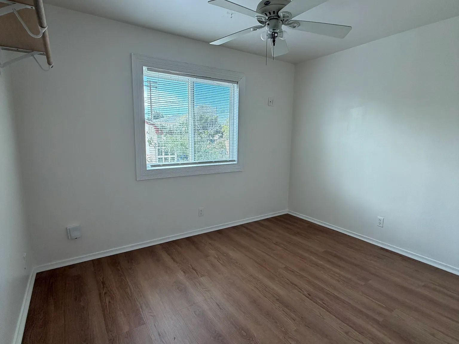 3 bed, 1000 sqft, $3,000 — Photo 4