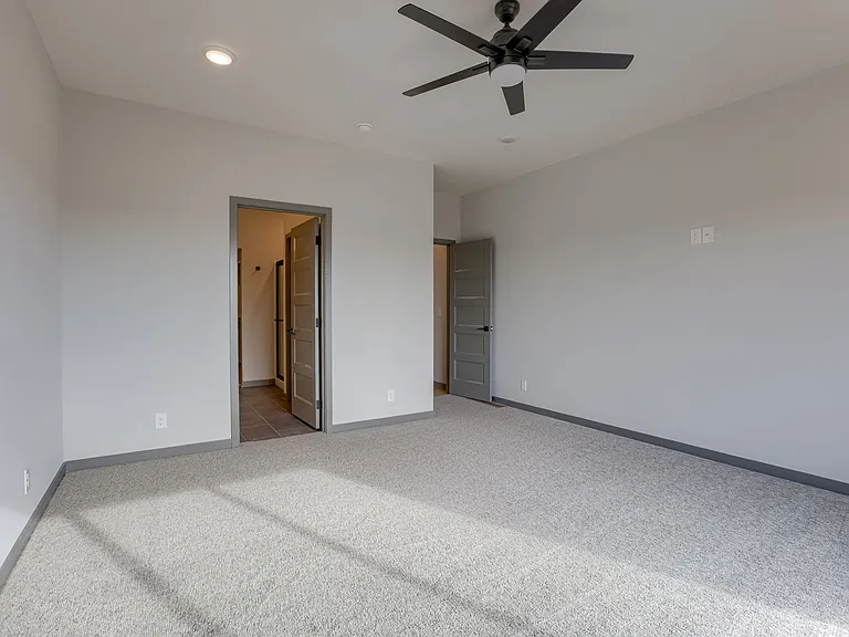 18467 Greenleaf St — Photo 9