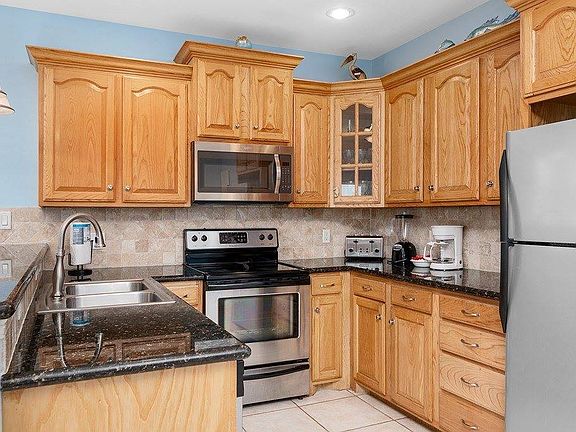 5th image of 128 E Huisache St #3