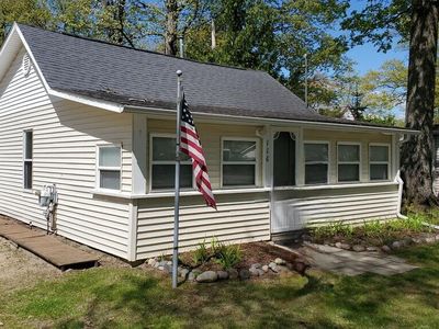 116 Beechwood Ave, Houghton Lake, MI, 48629