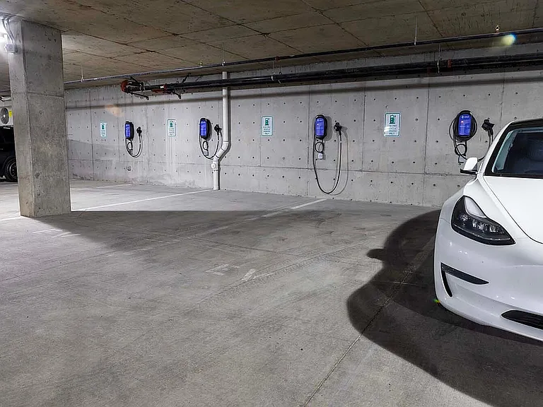 the_citizen_ev_station