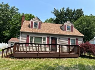 744 Nellbert Ln, Youngstown, OH