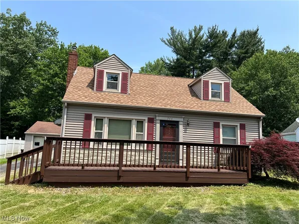 744 Nellbert Ln, Youngstown, OH 44512
