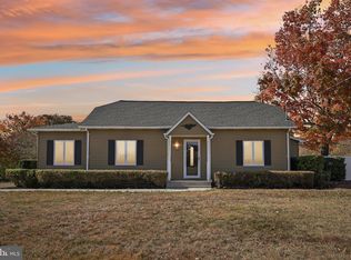 190 N Brewster Rd, Vineland, NJ 08361