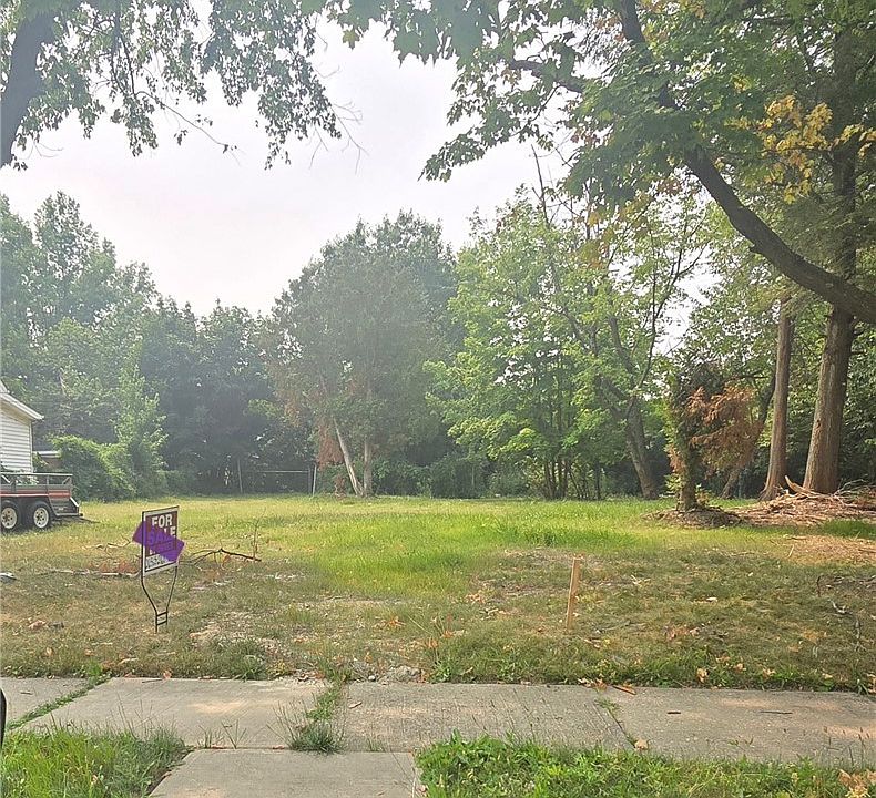1st image of 1474 Maplegrove Rd