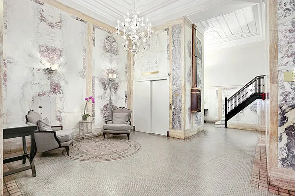Sold by Compass | media 20