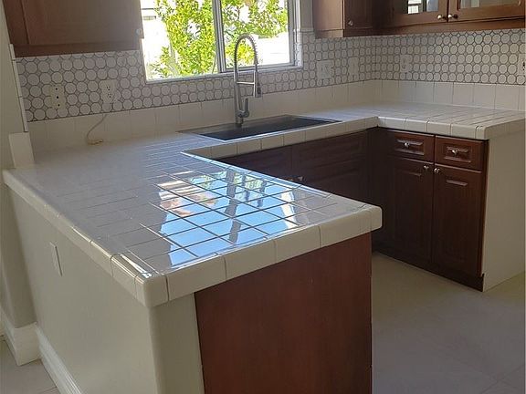 5th image of 212 Las Flores