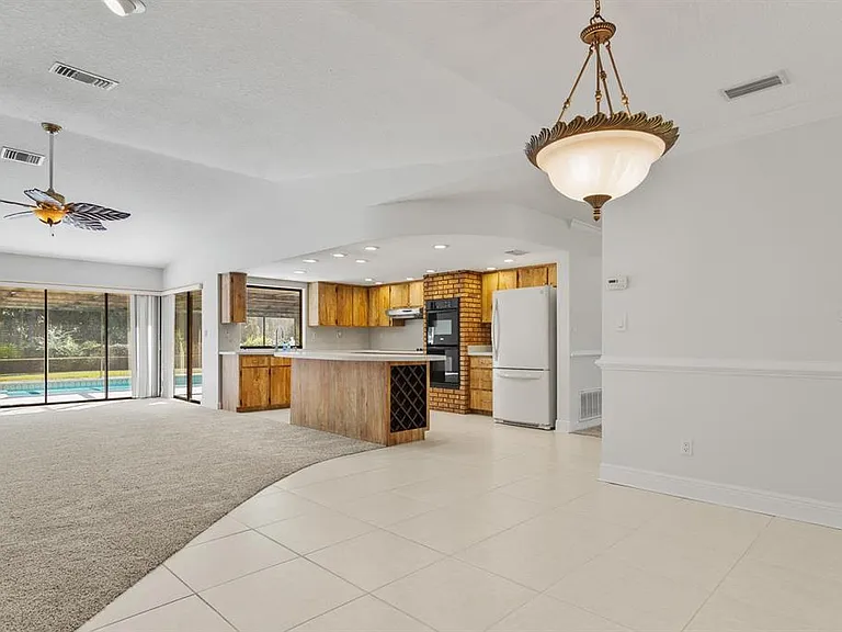10206 Lakeview Dr — Photo 11