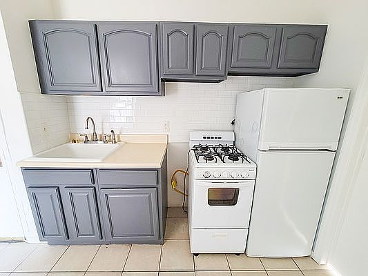 3rd image of 442 E 115th St #5E