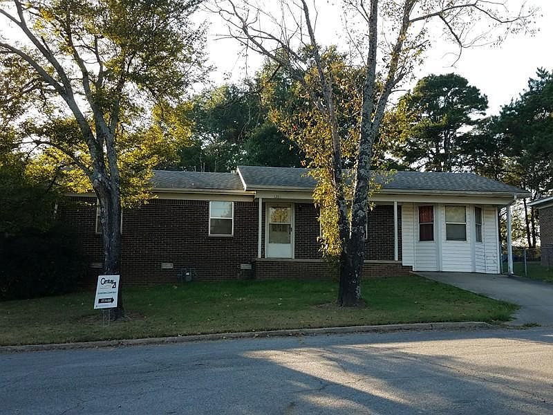 1st image of 1201 Carlton Dr
