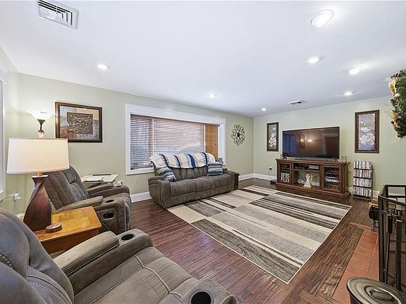 5th image of 6 New Clark Rd