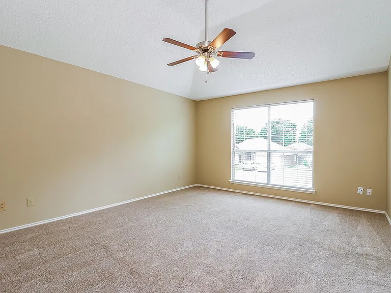 6309 Brookmont Ct — Photo 9