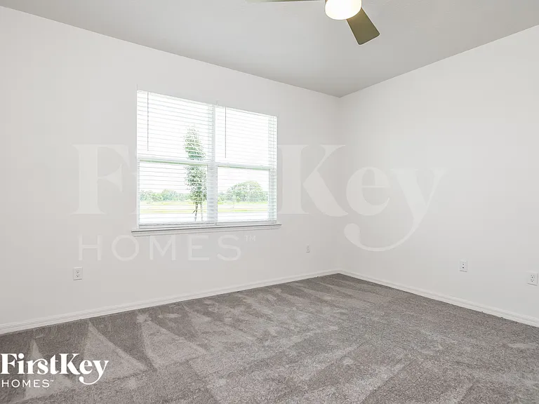 1622 Isleta Loop — Photo 9