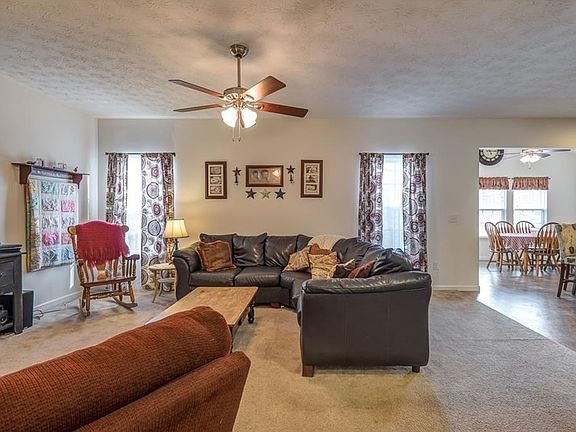 5th image of 1588 Yellow Rose Ct