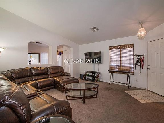 5th image of 1074 Silver Creek Ave