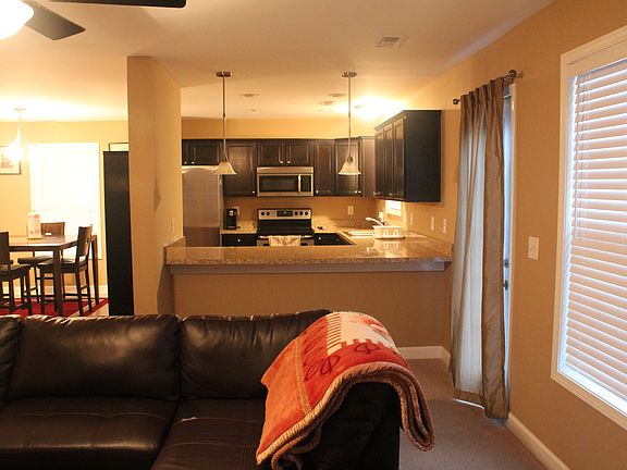 5th image of 2508 Glascow Ln