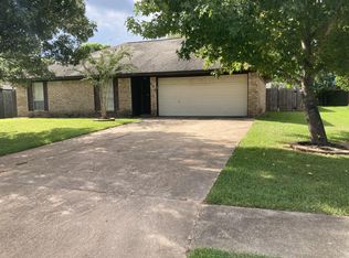 206 Basswood St, Lake Jackson, TX 77566