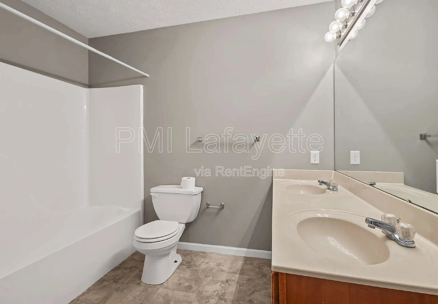 2 bed, 1.0 bath, 907 sqft, $1,149 — Photo 4