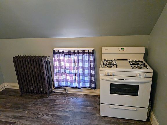 4th image of 151 W School St #C