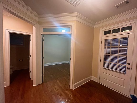 Entrance area (half bathroom, bonus room & entrance door)