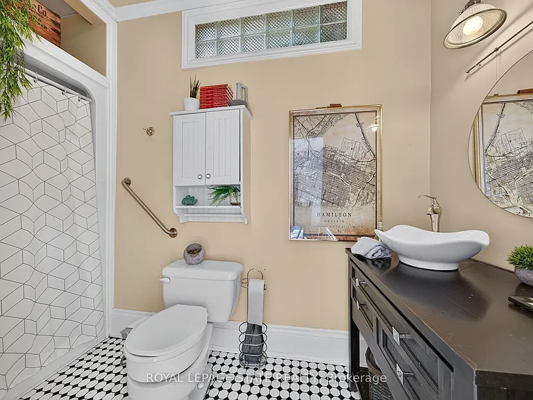 171 Emerald St S — Photo 20