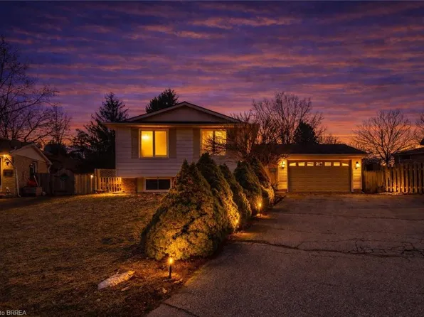 14 Thistledown Dr, Brantford, ON N3R 6R9