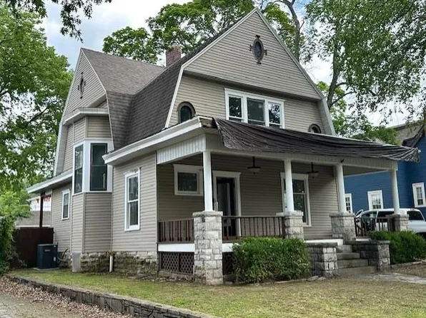 1052 S Garrison Ave, Carthage, MO 64836