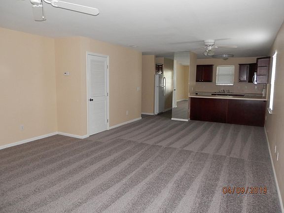 Living room/dining room