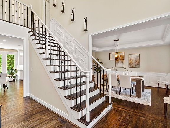 4th image of 4910 Oakbrook Ln