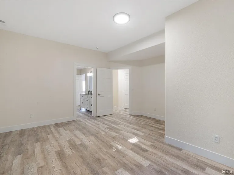 695 E Kings Deer Point — Photo 22